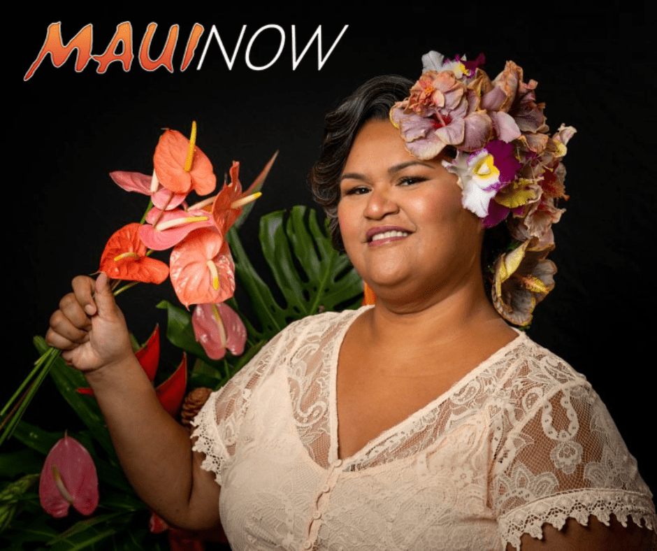 Paula Fuga at Shops of Wailea benefitting Maui Humane Society Paula Fuga at Shops of Wailea benefitting Maui Humane Society